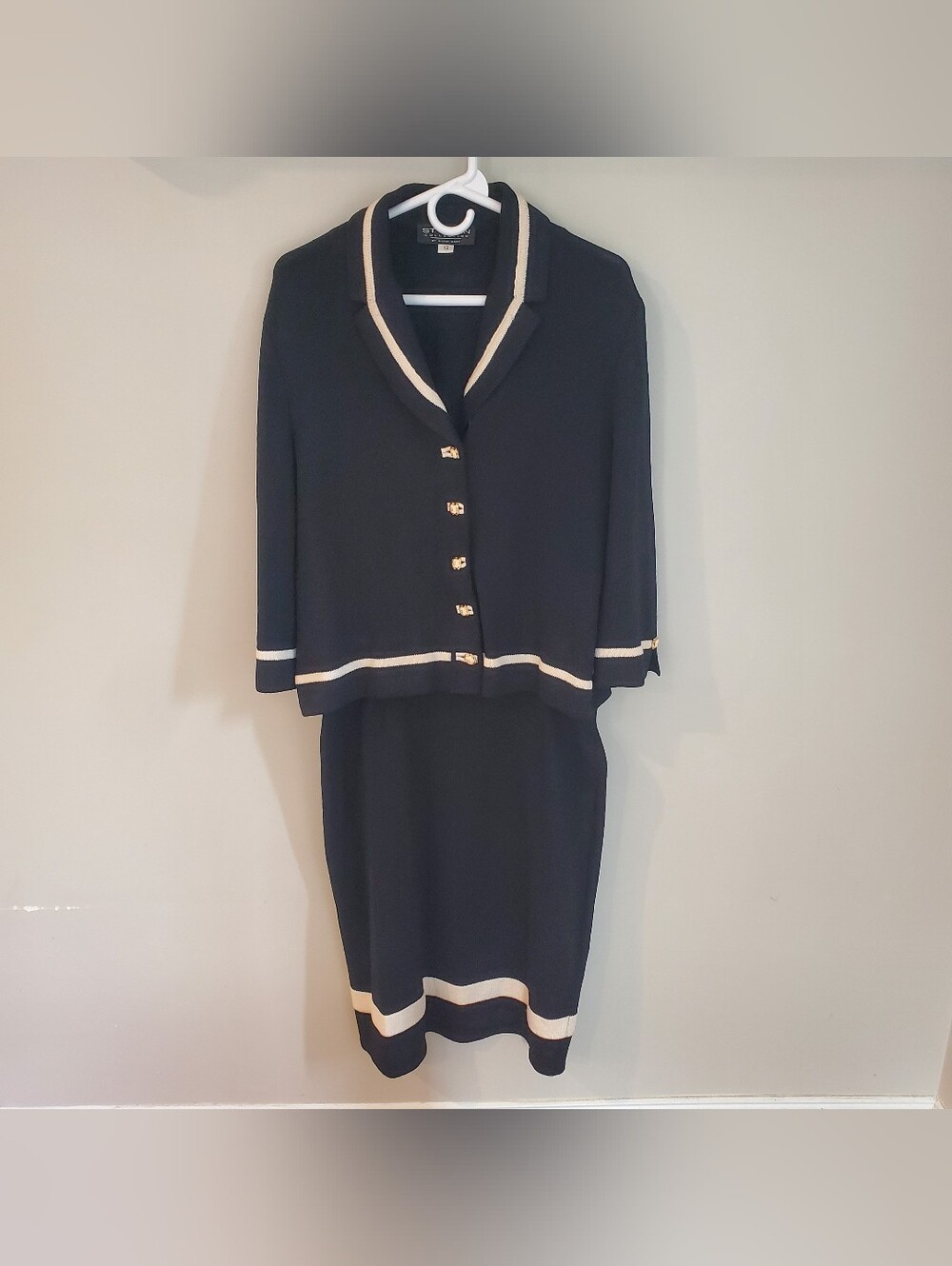 St. John Santana Knit Skirt Suit Blazer Set Two Piece Black Stripe Size 12